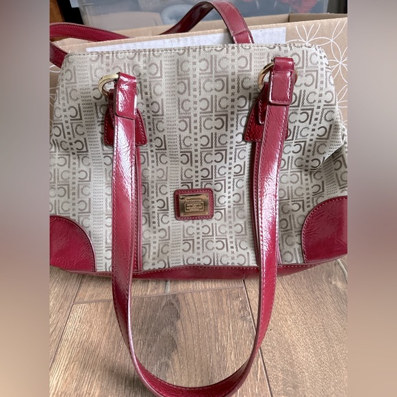 Liz Claiborne Handbag with Red Trim. Excellent condition. - Picture 2 of 11